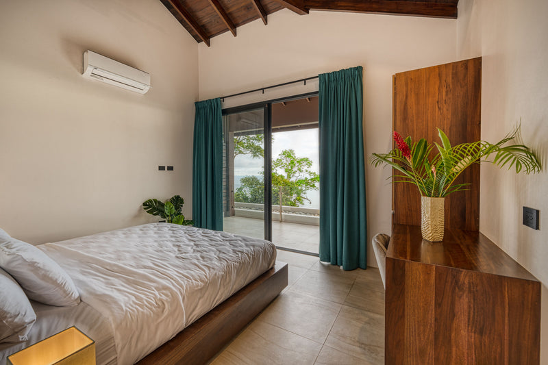 King Room 'Water' | Twin Beds | Double Occupancy